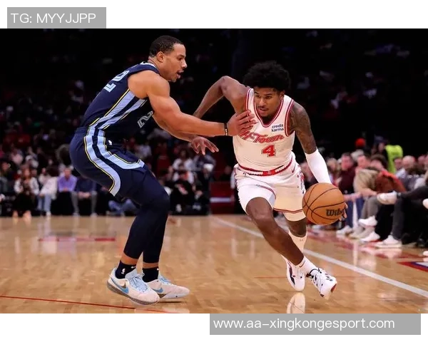 杰伦布朗谈遭遇包夹时的传球选择强调对队友的信任与团队合作的重要性