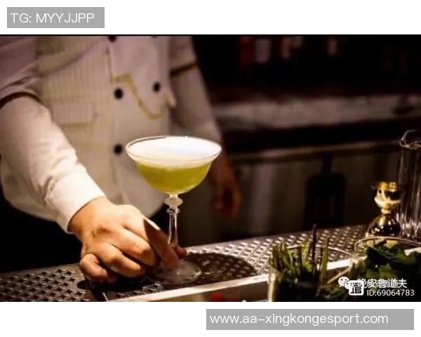 皮尔斯坦言酒吧饮料安全隐患拒绝女孩饮品因担心别有用心 皮尔斯坦言酒吧饮料安全隐患拒绝女孩饮品因担心别有用心